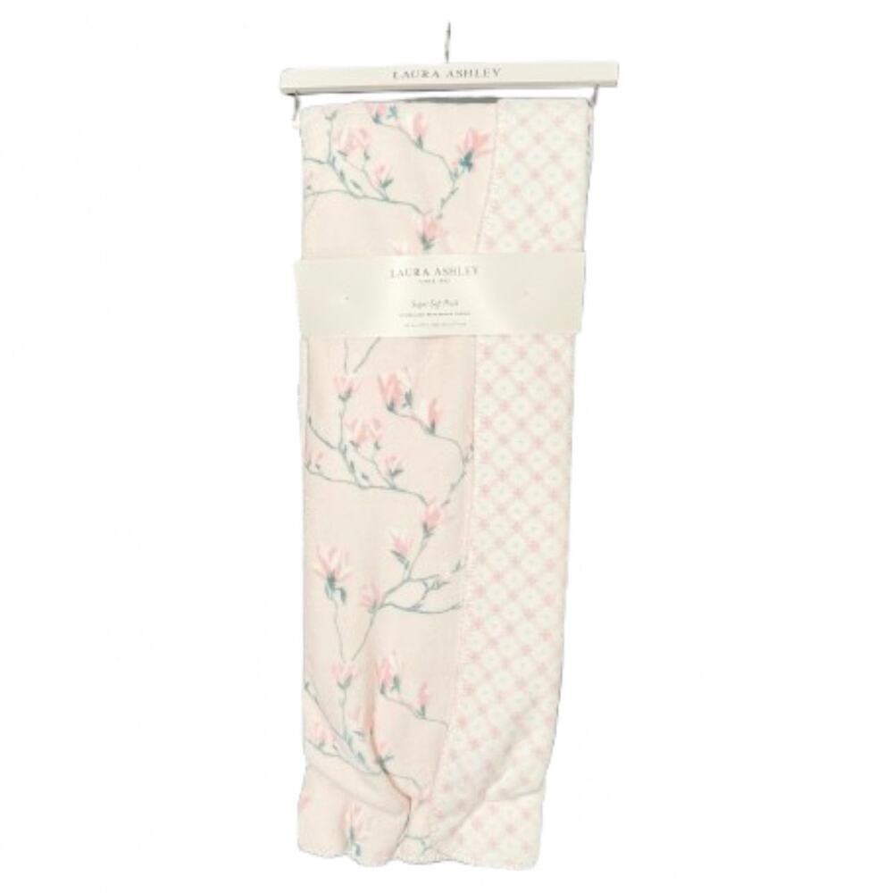 Laura Ashley Magnolia Zoe Coco Oversized Reversible Throw Blanket Pink NEW